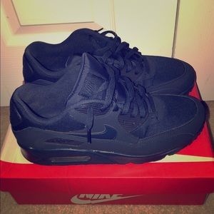 Men’s Nike Air Max 90 Essential